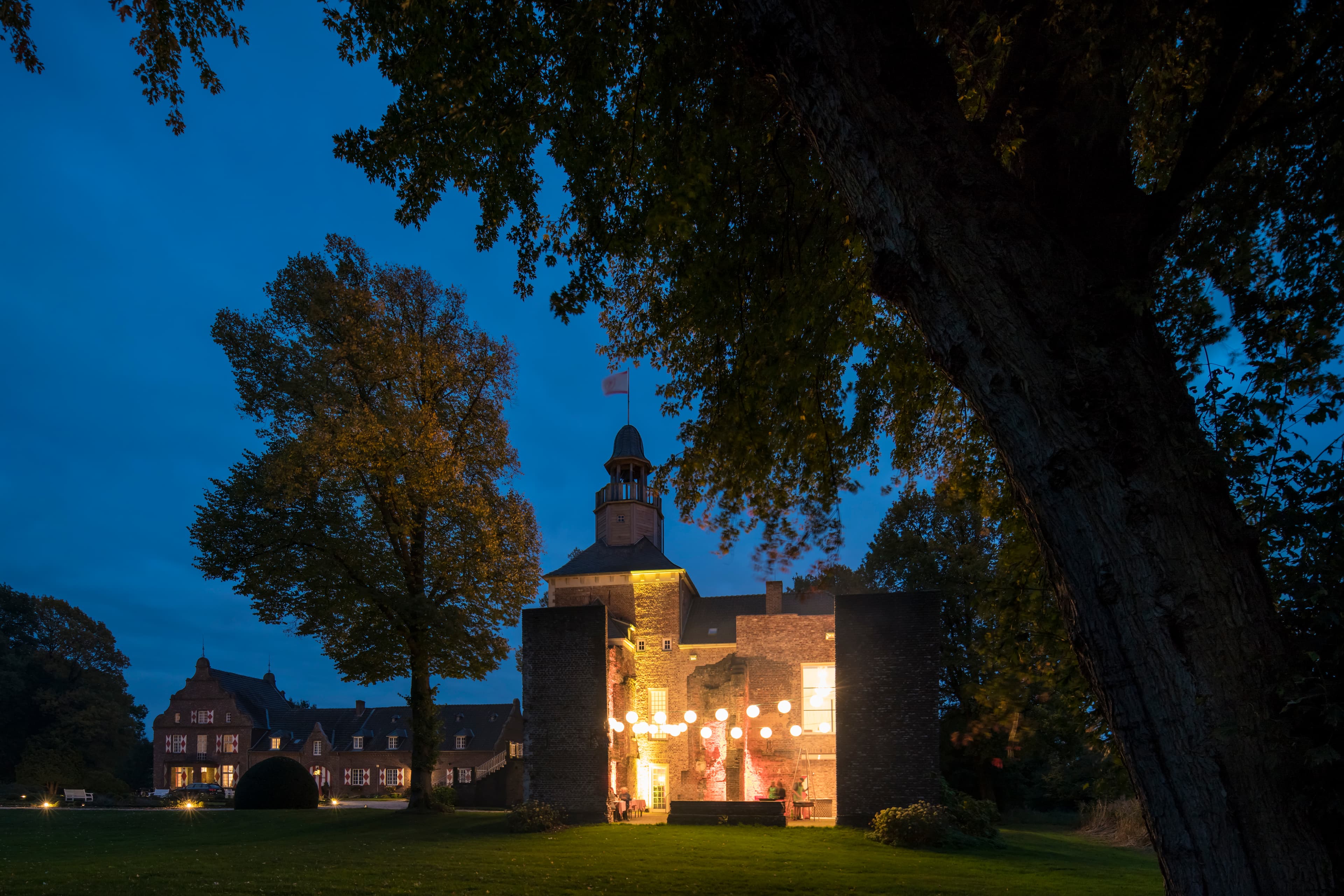 Projektionen am Schloss Hertefeld